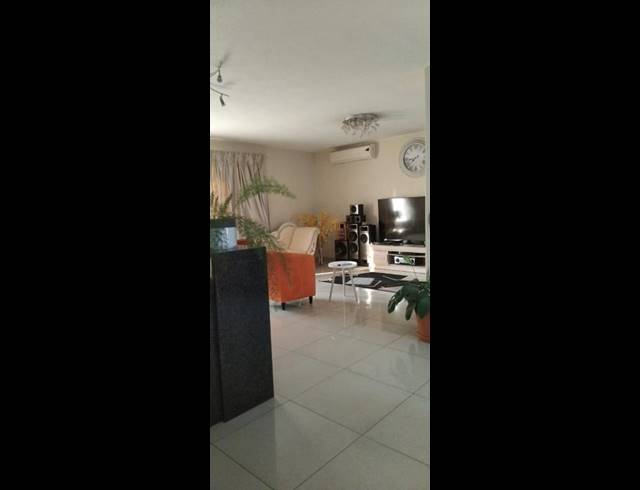 6 BEDROOM HOUSE FOR SALE IN ELANDSPARK